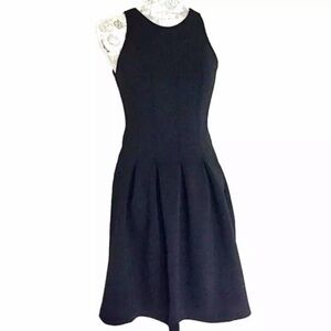 Elegant Black Sleeveless Fit & Flare ponte knit bodycon Dress *Size 4 NWT